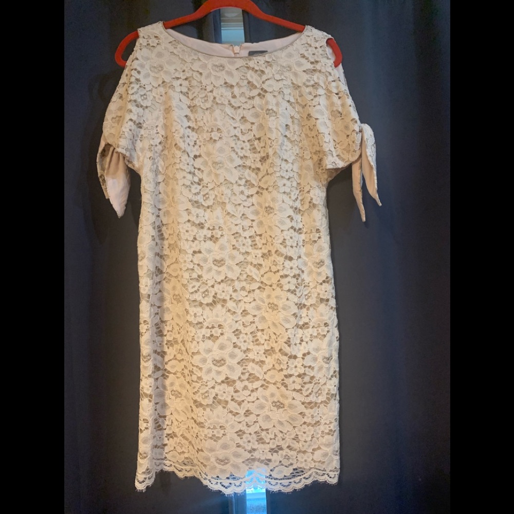 Vince Camuto lace dress size 8